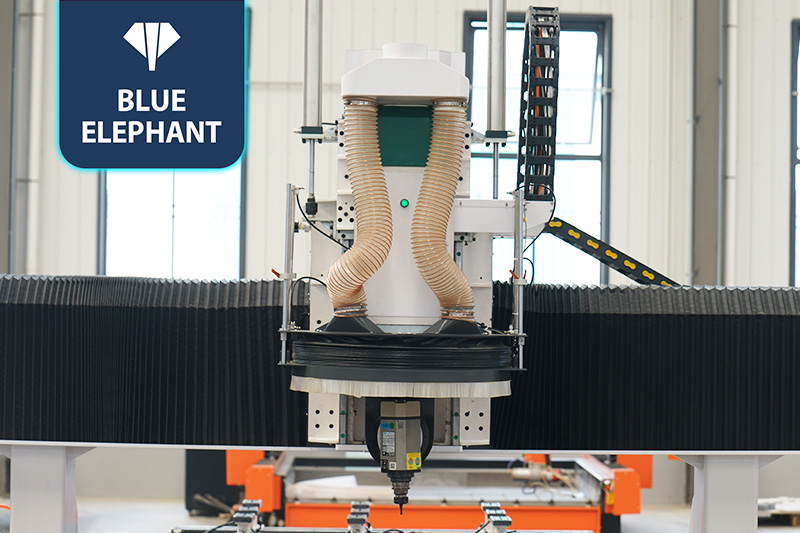 EW3动柱式五轴加工中心